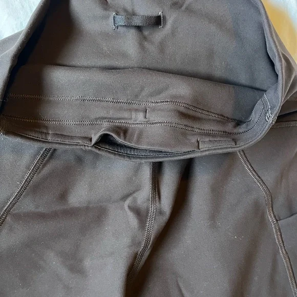 lululemon Women's size 6 High waisted 6” Wunder Train Espresso Bike Shorts - Picture 4 of 6